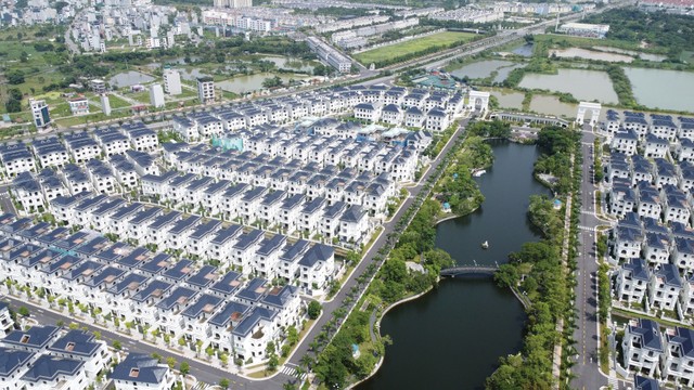  Doanh nghiệp tầm trung trở lại cuộc đua bất động sản 2025